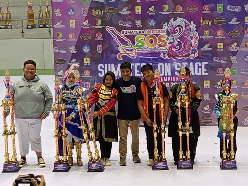 WhatsApp-Image-2024-12-30-at-13.36.37-1-1024x771 Pembagian Hadiah Pemenang Sumatera on Stage Marching Art Championship III 2924