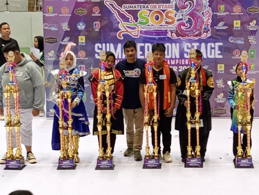 WhatsApp-Image-2024-12-30-at-13.36.38-1-1024x771 Pembagian Hadiah Pemenang Sumatera on Stage Marching Art Championship III 2924