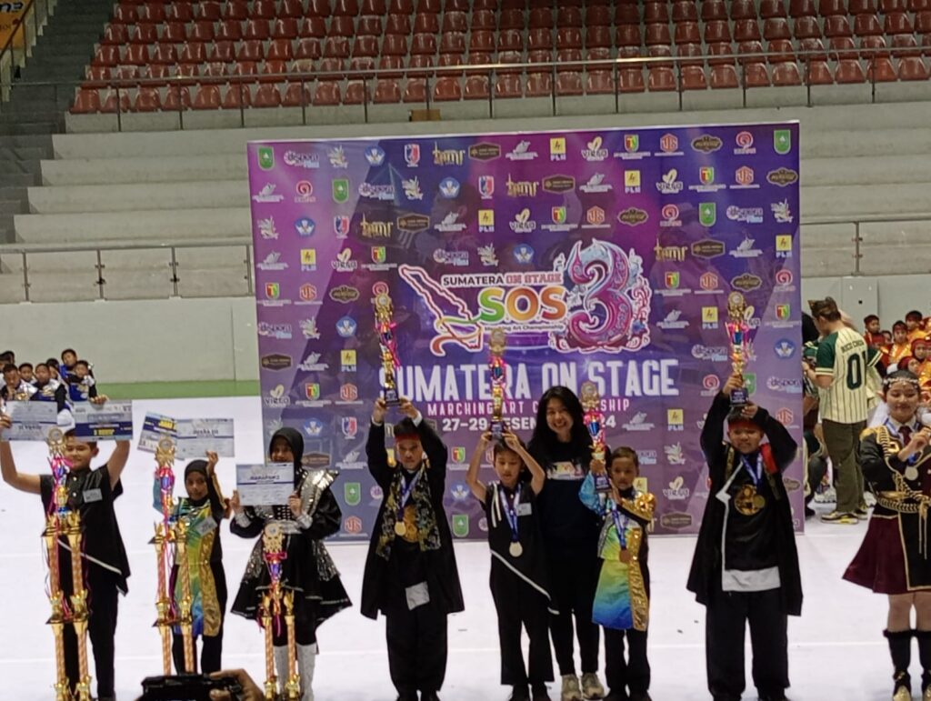 WhatsApp-Image-2024-12-30-at-13.36.40-1024x771 Pembagian Hadiah Pemenang Sumatera on Stage Marching Art Championship III 2924