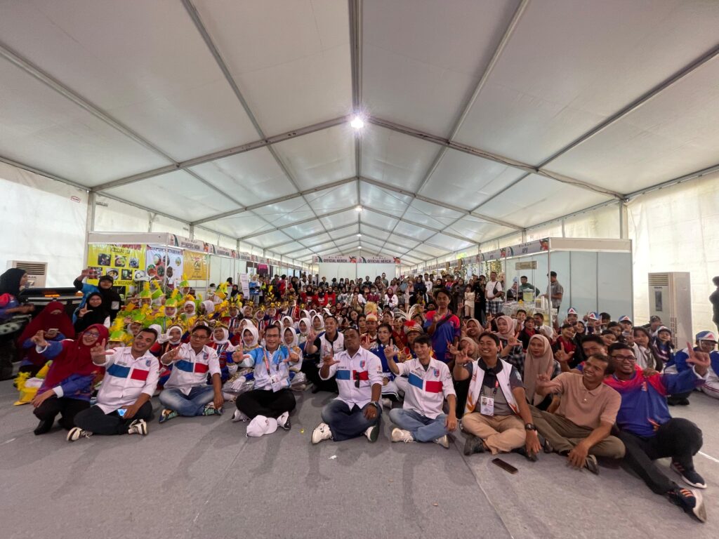 WhatsApp-Image-2025-07-26-at-16.34.19-1024x768 Pembukaan Meriah Marching Band Fybi Di Fornas VIII Ntb 2025, Ketua Pusat Fybi Hermanto St Resmi Membuka Ac